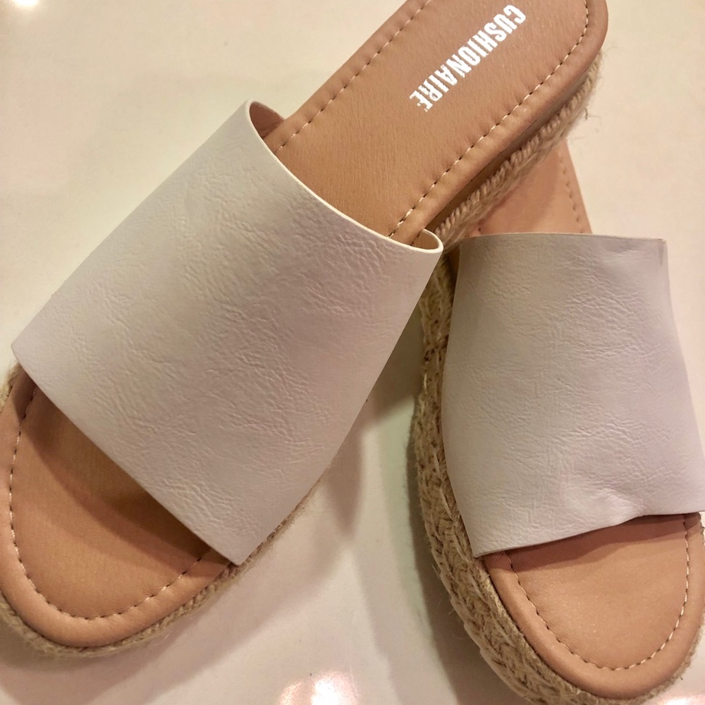 Cushionaire sandals